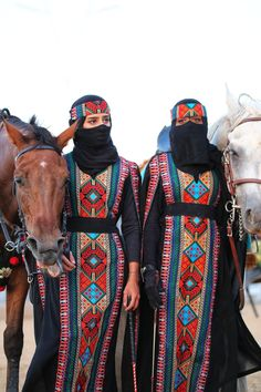 What Is She Advantages Of The Traditional Moroccan Desert Clothing